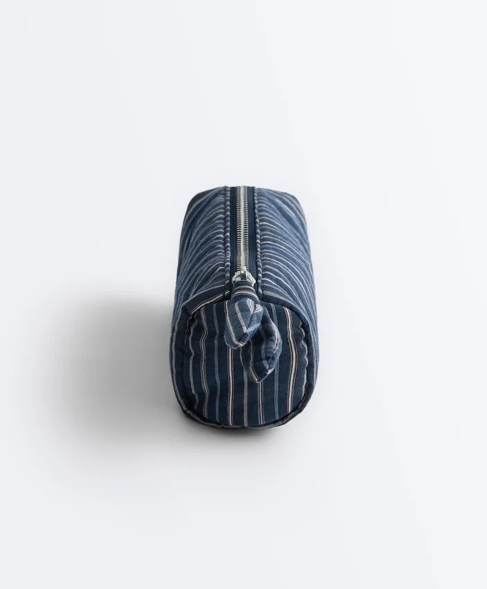 Trousse de toilette rayée avec nœud Trousse de toilette rayée avec nœud