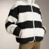 Veste aviateur en imitation peaux lainées rayée