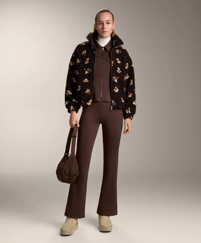 Veste à basque effet néoprène avec bordures côtelées Veste à basque effet néoprène avec bordures côtelées