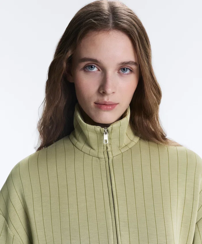 Veste cape carrée en modal Soft Touch à fines rayures Veste cape carrée en modal Soft Touch à fines rayures