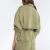 Veste cape carrée en modal Soft Touch à fines rayures Veste cape carrée en modal Soft Touch à fines rayures
