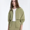 Veste cape carrée en modal Soft Touch à fines rayures Veste cape carrée en modal Soft Touch à fines rayures