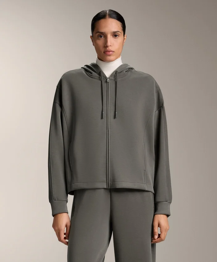 Veste à capuche avec détails en bord-côte et modal brossé Veste à capuche avec détails en bord-côte et modal brossé