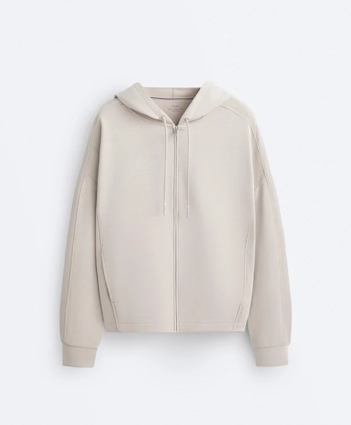 Veste à capuche avec détails en bord-côte et modal brossé Veste à capuche avec détails en bord-côte et modal brossé