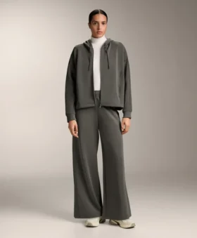 Veste à capuche avec détails en bord-côte et modal brossé