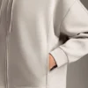 Veste à capuche avec détails en bord-côte et modal brossé Veste à capuche avec détails en bord-côte et modal brossé