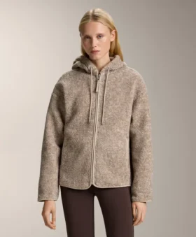 Veste à capuche en imitation peaux lainées