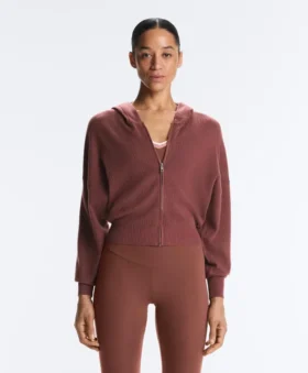 Veste à capuche en tricot côtelé
