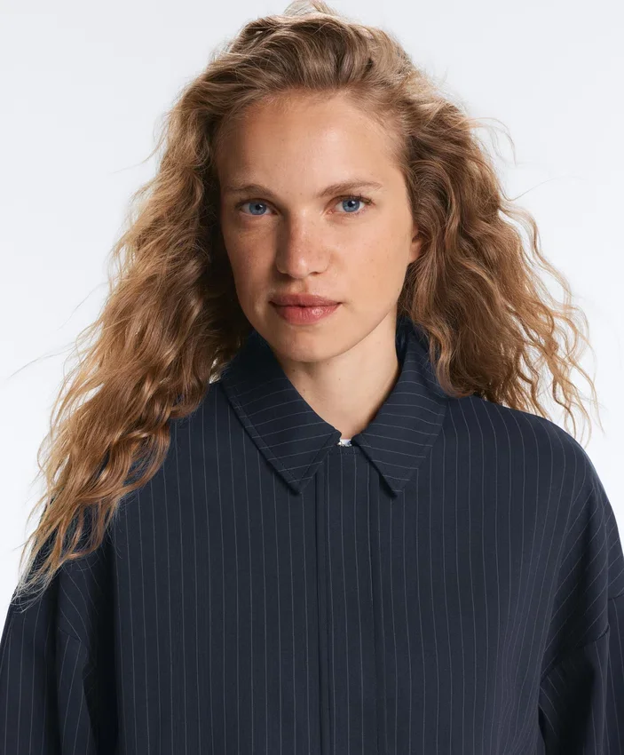 Veste à col polo en piqué à fines rayures avec coton Veste à col polo en piqué à fines rayures avec coton