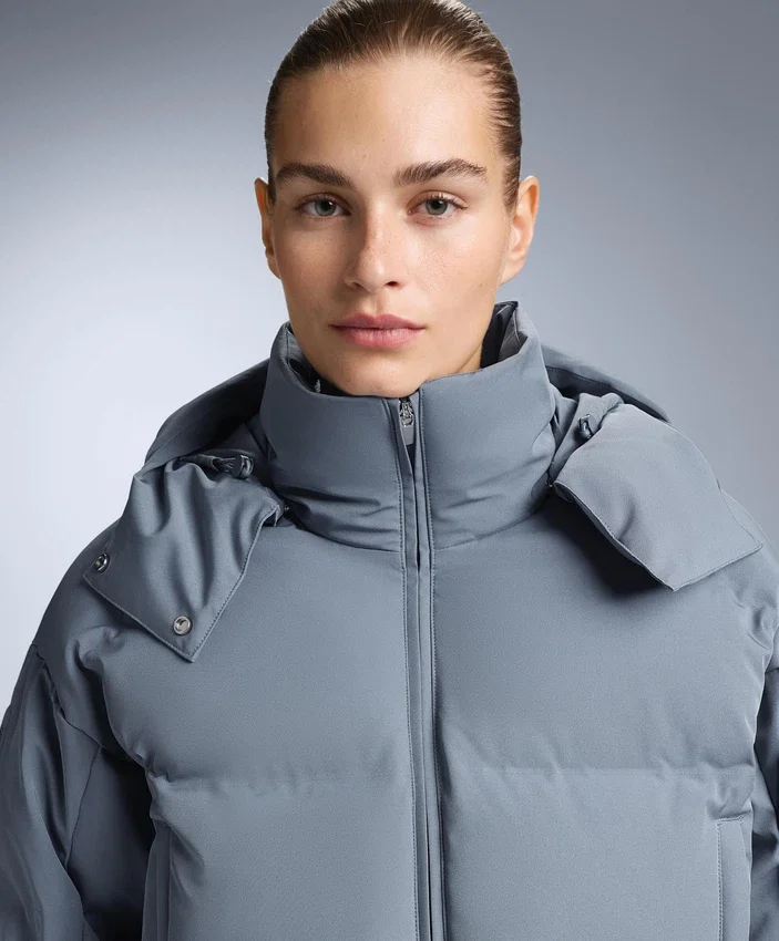 Veste de ski courte, imperméable, 80 % duvet et 20 % Minardi Piume Veste de ski courte, imperméable, 80 % duvet et 20 % Minardi Piume