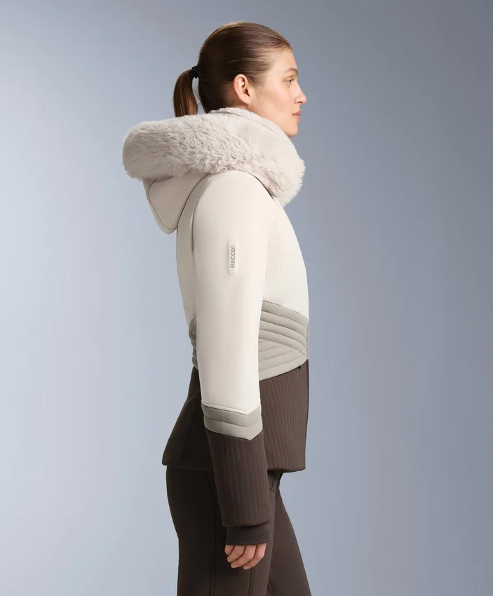 Veste de ski Primaloft® color block ultra-ajustée et résistante à l’eau Veste de ski Primaloft® color block ultra-ajustée et résistante à l’eau