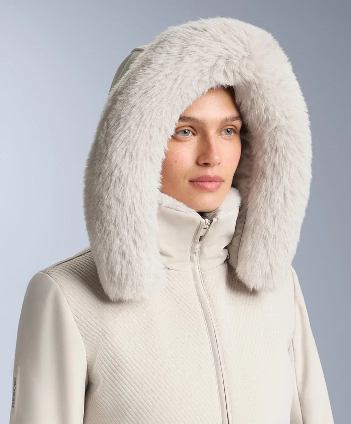 Veste de ski Primaloft® color block ultra-ajustée et résistante à l’eau Veste de ski Primaloft® color block ultra-ajustée et résistante à l’eau