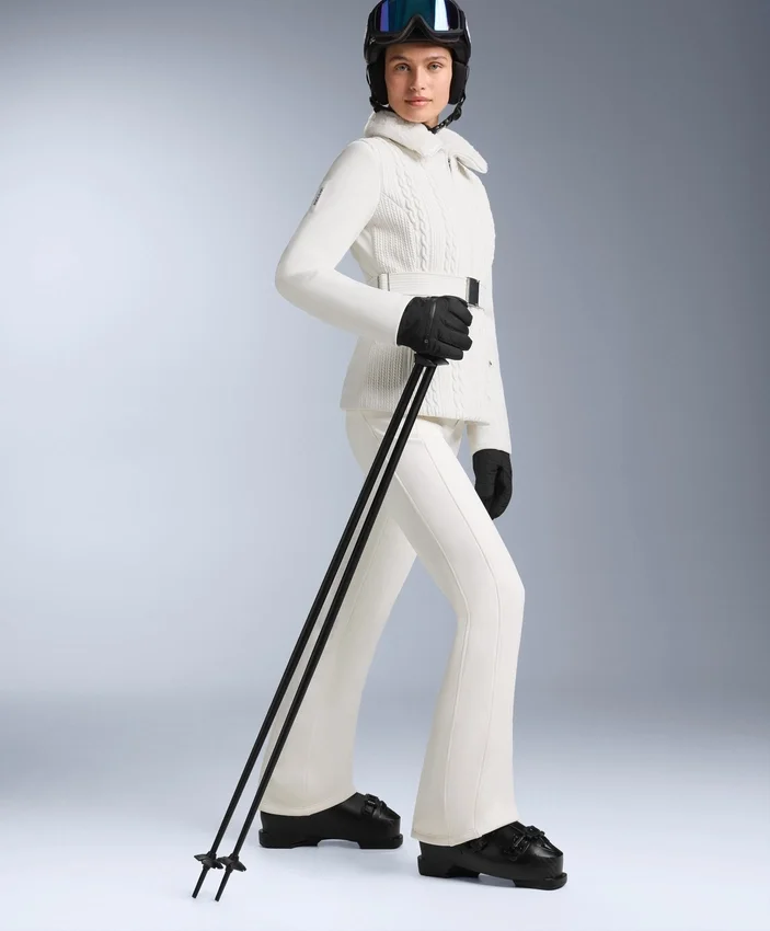 Veste de ski Primaloft® coupe ultra-ajustée et résistante à l’eau Veste de ski Primaloft® coupe ultra-ajustée et résistante à l’eau