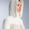 Veste de ski rembourrée Primaloft® color block à coupe ultra-ajustée et résistante à l’eau Veste de ski rembourrée Primaloft® color block à coupe ultra-ajustée et résistante à l’eau