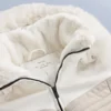 Veste de ski rembourrée Primaloft® color block à coupe ultra-ajustée et résistante à l’eau Veste de ski rembourrée Primaloft® color block à coupe ultra-ajustée et résistante à l’eau