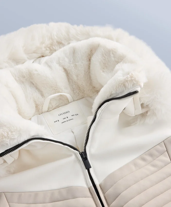 Veste de ski rembourrée Primaloft® color block à coupe ultra-ajustée et résistante à l’eau Veste de ski rembourrée Primaloft® color block à coupe ultra-ajustée et résistante à l’eau