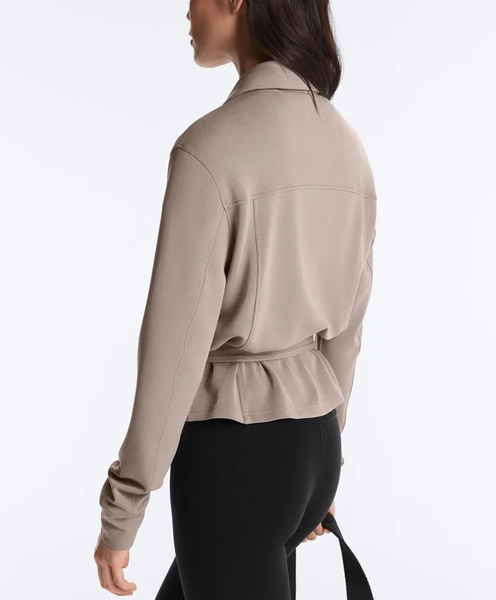 Veste droite avec ceinture et modal Soft Touch Veste droite avec ceinture et modal Soft Touch