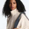 Veste en coton piqué avec bande à chevrons sur les côtés Veste en coton piqué avec bande à chevrons sur les côtés