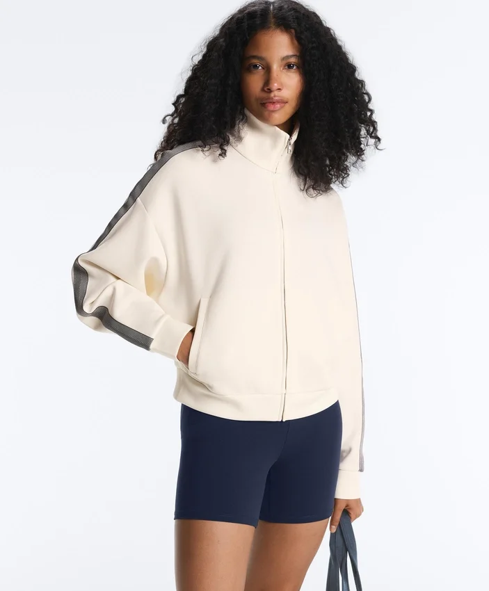 Veste en coton piqué avec bande à chevrons sur les côtés Veste en coton piqué avec bande à chevrons sur les côtés