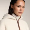 Veste en imitation peaux lainées avec capuche