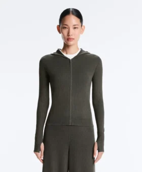 Veste en maille ajustée avec capuche