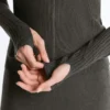 Veste en maille ajustée avec capuche Veste en maille ajustée avec capuche