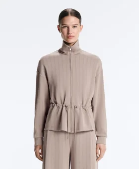 Veste en modal Soft Touch avec taille ajustable et col montant