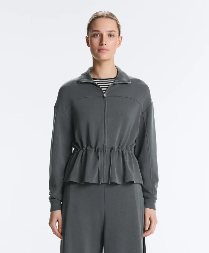 Veste en modal Soft Touch avec taille ajustable et col montant Veste en modal Soft Touch avec taille ajustable et col montant