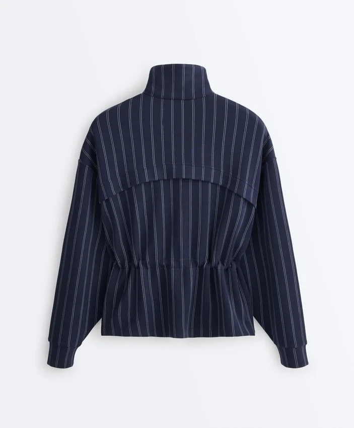 Veste en modal Soft Touch avec taille ajustable et col montant Veste en modal Soft Touch avec taille ajustable et col montant