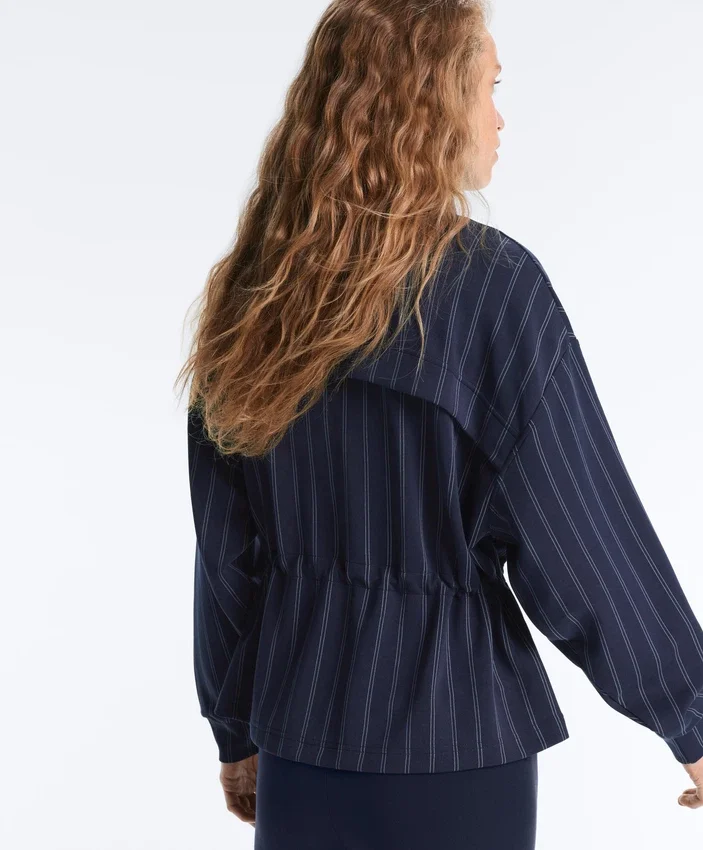 Veste en modal Soft Touch avec taille ajustable et col montant Veste en modal Soft Touch avec taille ajustable et col montant
