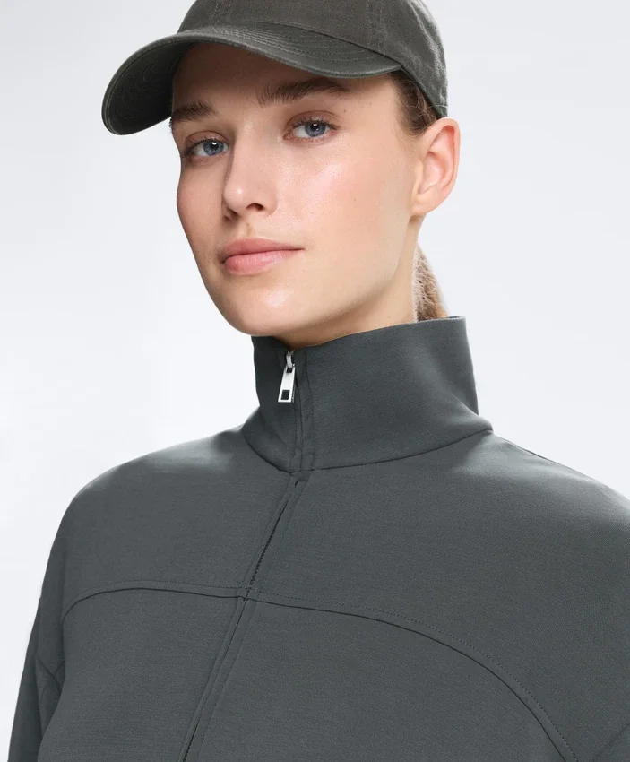 Veste en modal Soft Touch avec taille ajustable et col montant Veste en modal Soft Touch avec taille ajustable et col montant