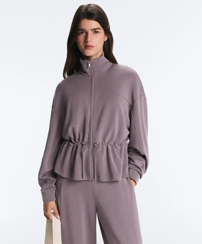Veste en modal Soft Touch avec taille ajustable et col montant Veste en modal Soft Touch avec taille ajustable et col montant