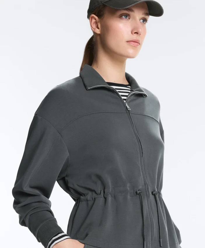 Veste en modal Soft Touch avec taille ajustable et col montant Veste en modal Soft Touch avec taille ajustable et col montant
