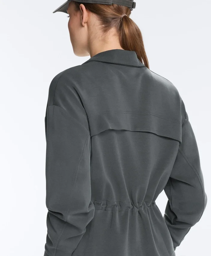 Veste en modal Soft Touch avec taille ajustable et col montant Veste en modal Soft Touch avec taille ajustable et col montant
