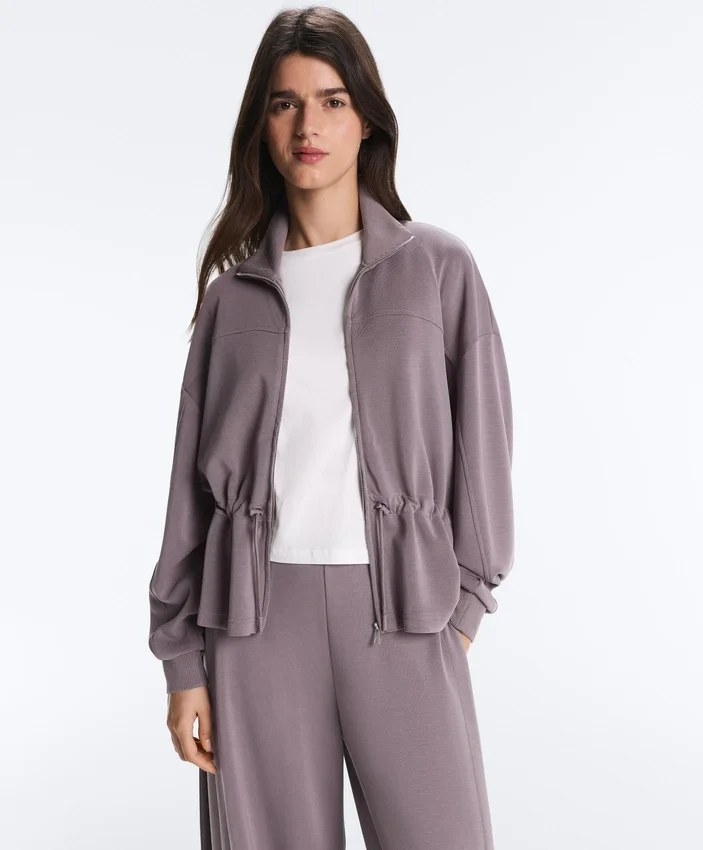 Veste en modal Soft Touch avec taille ajustable et col montant Veste en modal Soft Touch avec taille ajustable et col montant