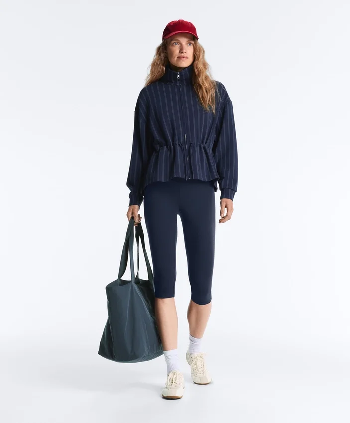 Veste en modal Soft Touch avec taille ajustable et col montant Veste en modal Soft Touch avec taille ajustable et col montant