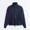 Veste en modal Soft Touch avec taille ajustable et col montant Veste en modal Soft Touch avec taille ajustable et col montant