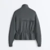 Veste en modal Soft Touch avec taille ajustable et col montant Veste en modal Soft Touch avec taille ajustable et col montant