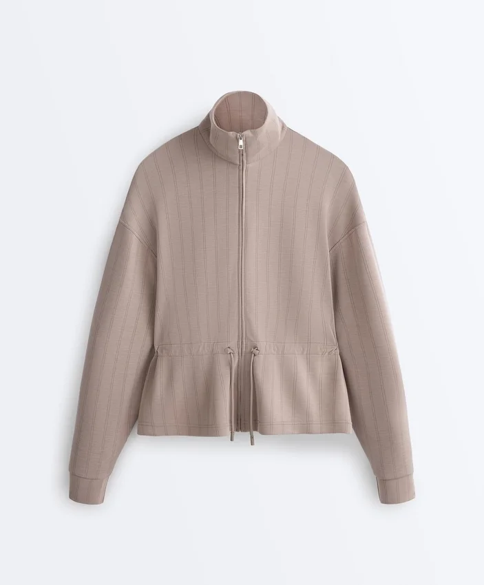 Veste en modal Soft Touch avec taille ajustable et col montant Veste en modal Soft Touch avec taille ajustable et col montant
