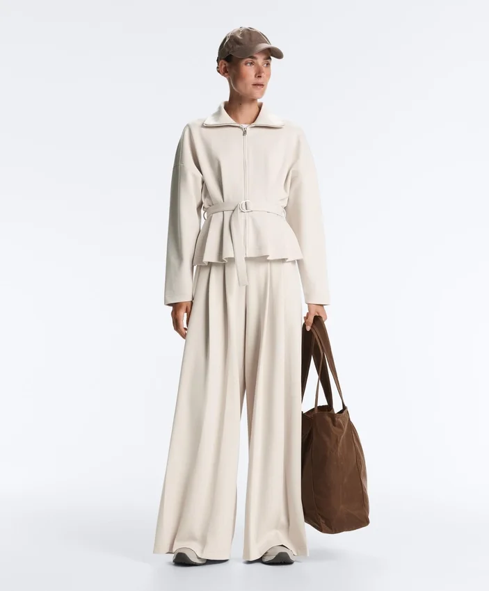 Veste en piqué de coton avec ceinture Veste en piqué de coton avec ceinture