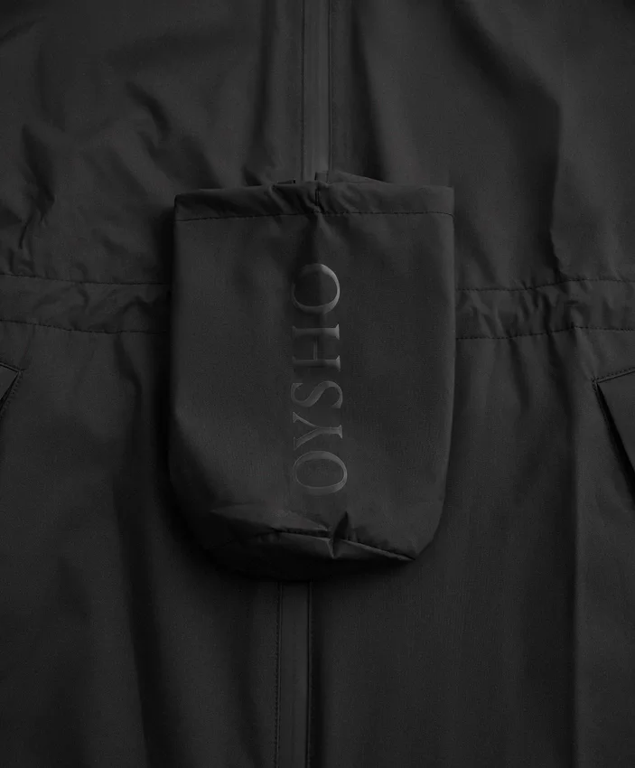Veste imperméable 10K ultra-légère et compacte Veste imperméable 10K ultra-légère et compacte