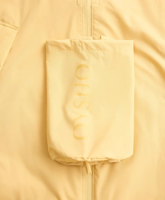 Veste imperméable 10K ultra-légère et compacte Veste imperméable 10K ultra-légère et compacte