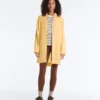 Veste imperméable 10K ultra-légère et compacte Veste imperméable 10K ultra-légère et compacte