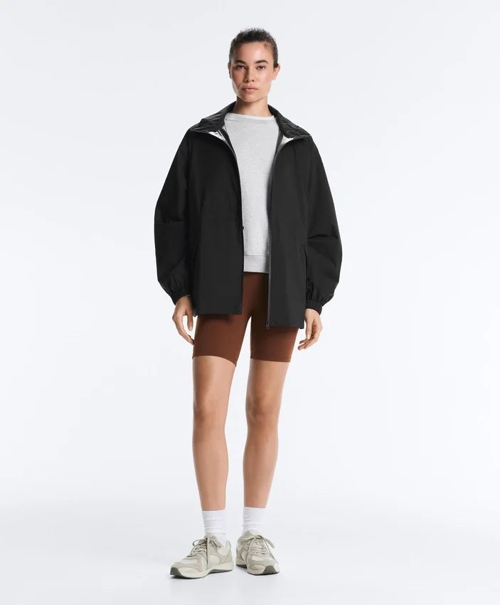 Veste imperméable 10K ultra-légère et compacte Veste imperméable 10K ultra-légère et compacte