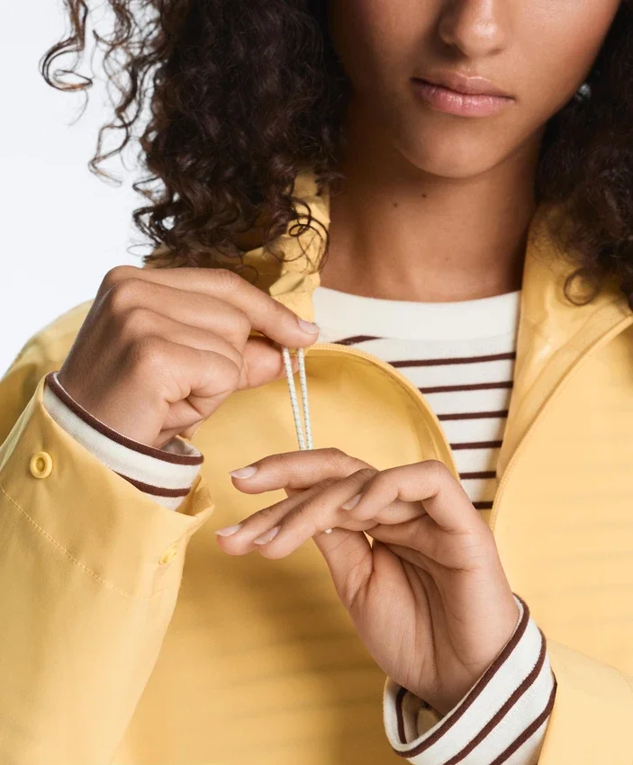 Veste imperméable 10K ultra-légère et compacte Veste imperméable 10K ultra-légère et compacte