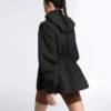Veste imperméable 10K ultra-légère et compacte Veste imperméable 10K ultra-légère et compacte