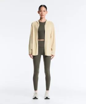 Veste longue à capuche en tricot