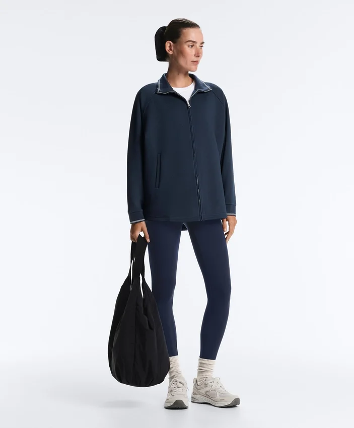 Veste longue en piqué avec passepoil en coton contrasté Veste longue en piqué avec passepoil en coton contrasté