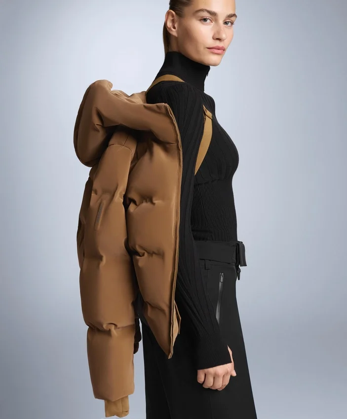Veste matelassée en satin 80 % duvet et 20 % plumes Minardi Piume Ski, résistante à l’eau Veste matelassée en satin 80 % duvet et 20 % plumes Minardi Piume Ski, résistante à l’eau