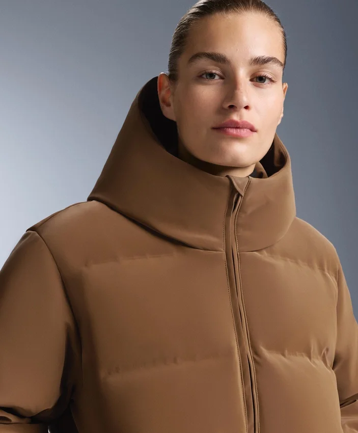 Veste matelassée en satin 80 % duvet et 20 % plumes Minardi Piume Ski, résistante à l’eau Veste matelassée en satin 80 % duvet et 20 % plumes Minardi Piume Ski, résistante à l’eau